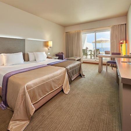 Melia Madeira Mare Hotel Funchal  Værelse billede A typical room at the hotel