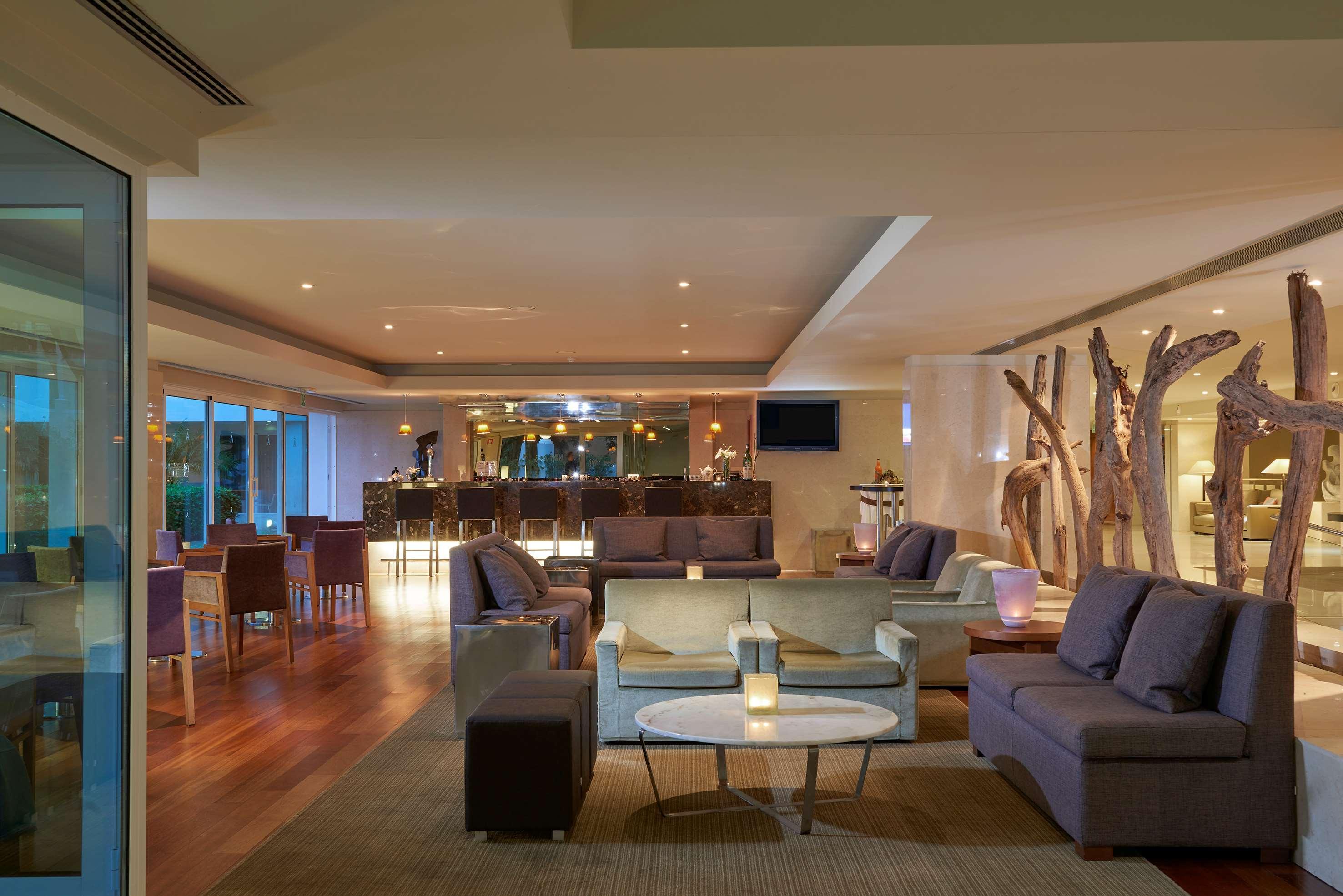 Melia Madeira Mare Hotel Funchal  Eksteriør billede The lounge at the airport