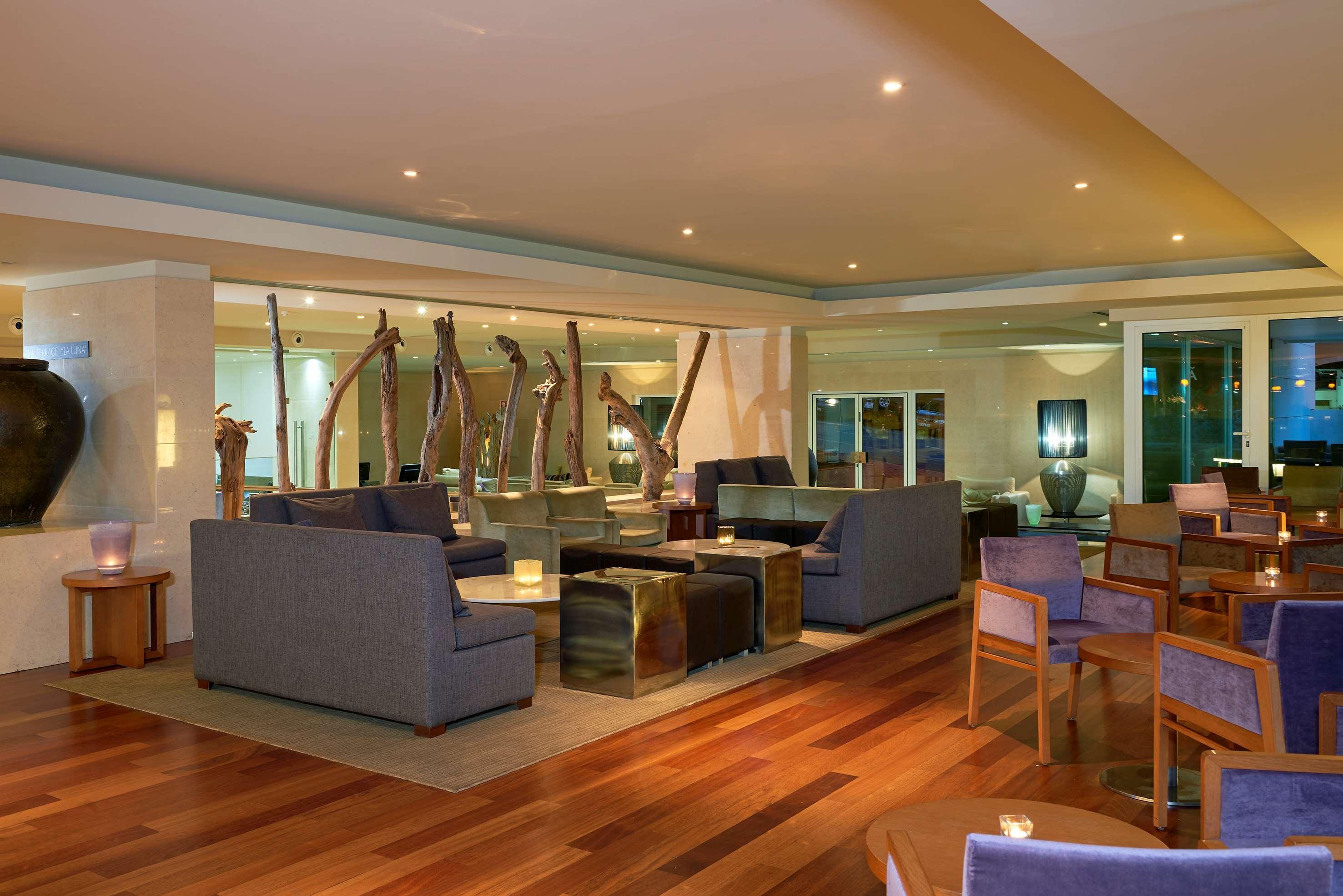 Melia Madeira Mare Hotel Funchal  Eksteriør billede The lounge at the airport